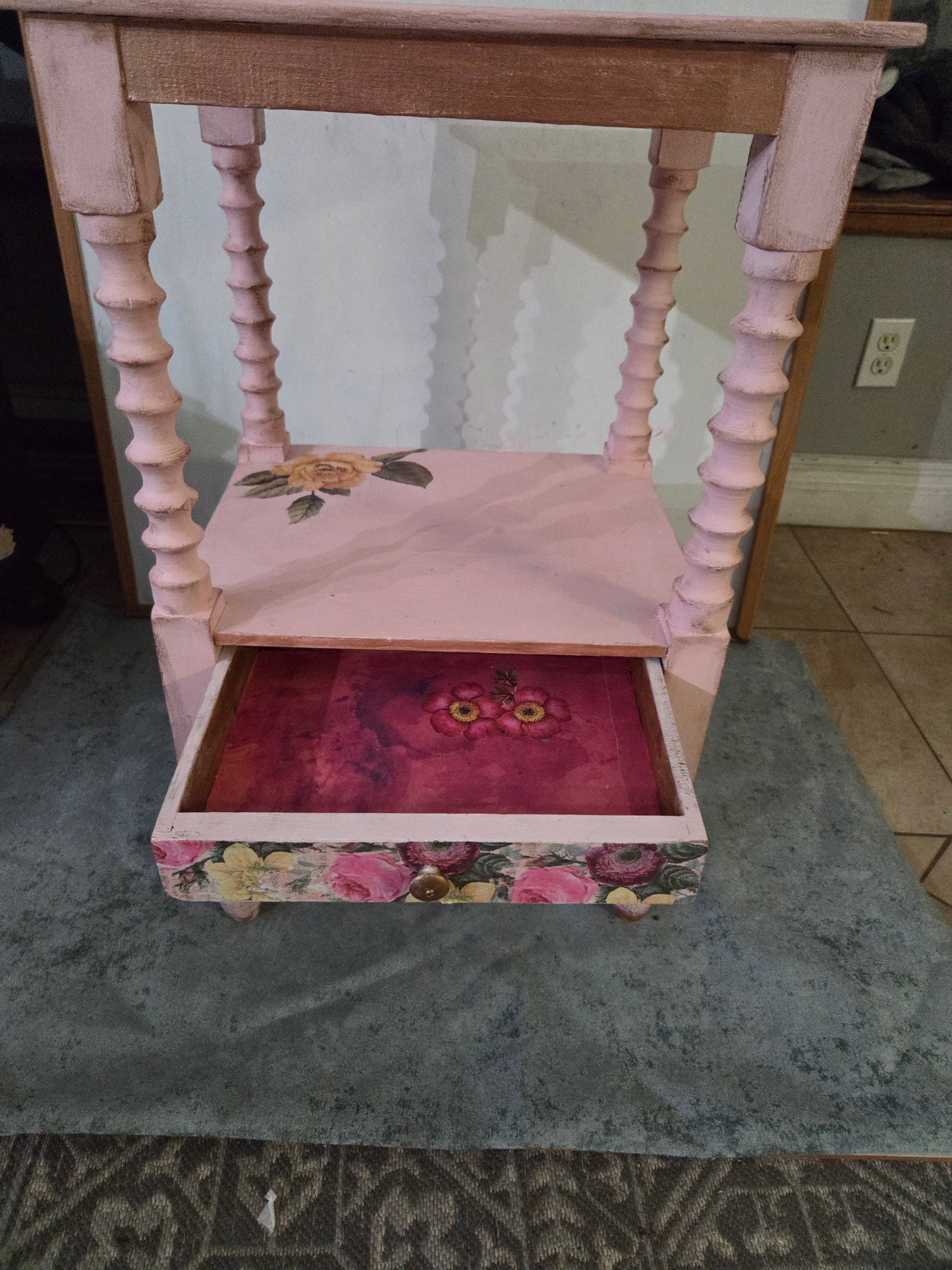 Sweet Cottage Style Vintage Side Table