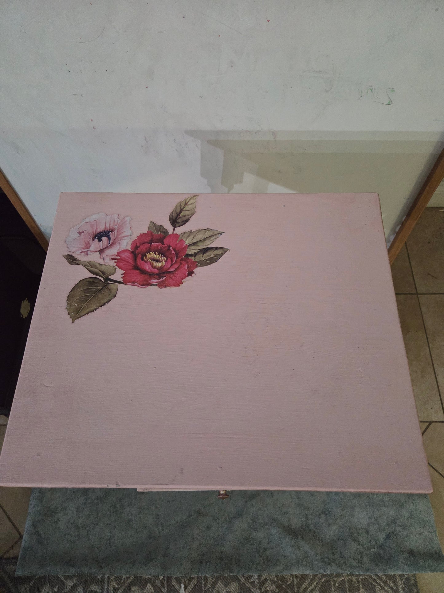Sweet Cottage Style Vintage Side Table